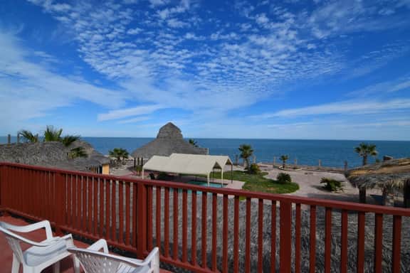 Giant Beach House - Image 2