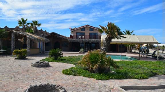 Giant Beach House - Image 3