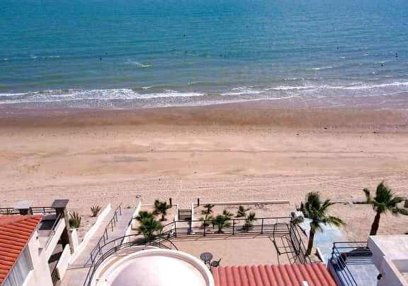 Beach house A. Upstairs - Image 4