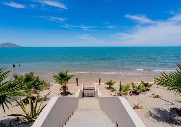 Beach house B. Downstairs - Image 3