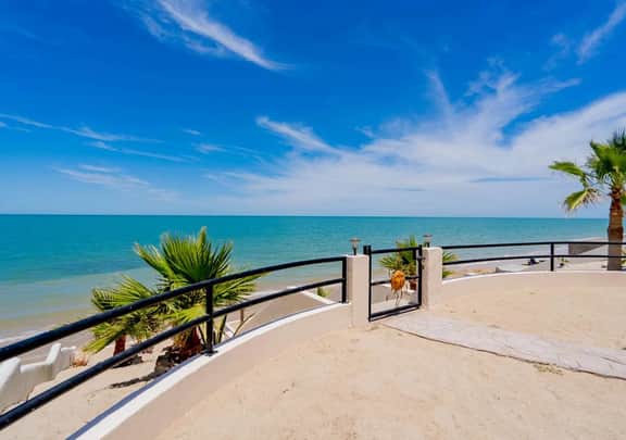 Beach house B. Downstairs - Image 4