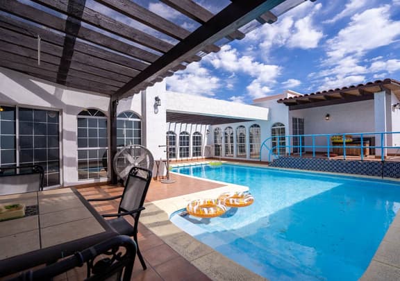 Rick`s POOL House - Image 1
